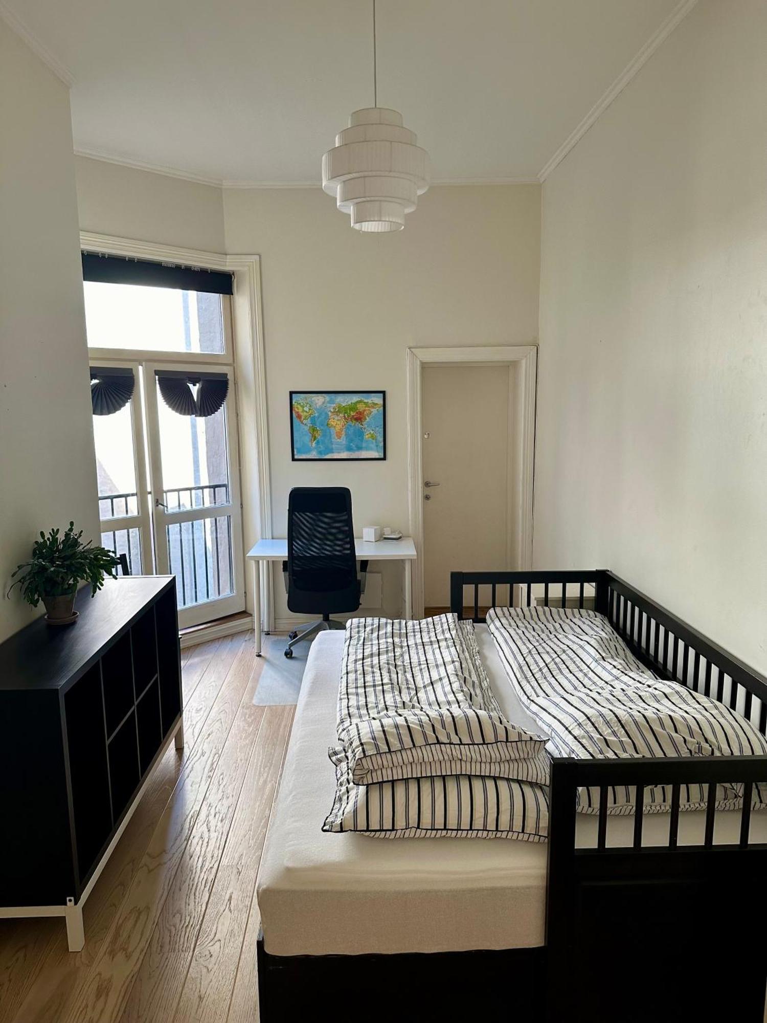 Classical 3 Bedroom, 2 Bath, Minutes From Royal Palace, Main Shopping Street, Restaurants & Downtown Oslo Dış mekan fotoğraf